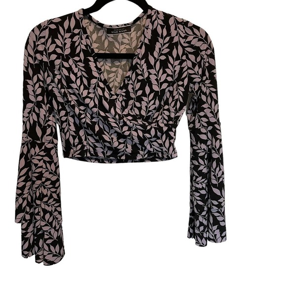 Blue Blush V-Neck Boho Floral Crop Top Long Sleeves Bell Flutter Sleeves NEW - Picture 1 of 6